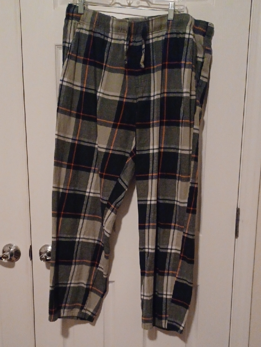 --Old Navy Men's Black, Gray & Cream Plaid Sleapwear Pants Size XXLarge Cotton - Picture 2 of 6